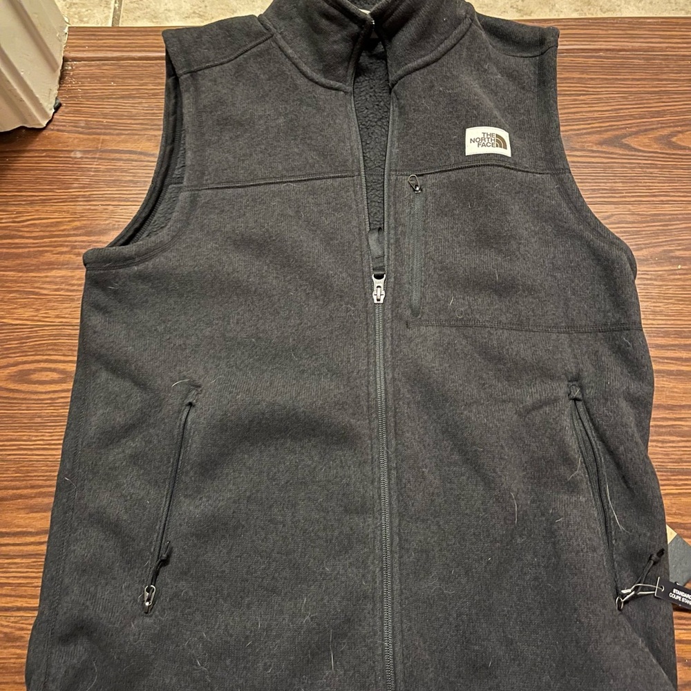 The North Face Men's Black Fleece Vest